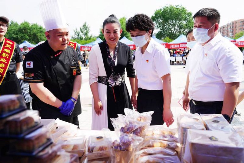 哈尔滨道外区服装市场：时尚与品质的交汇地带